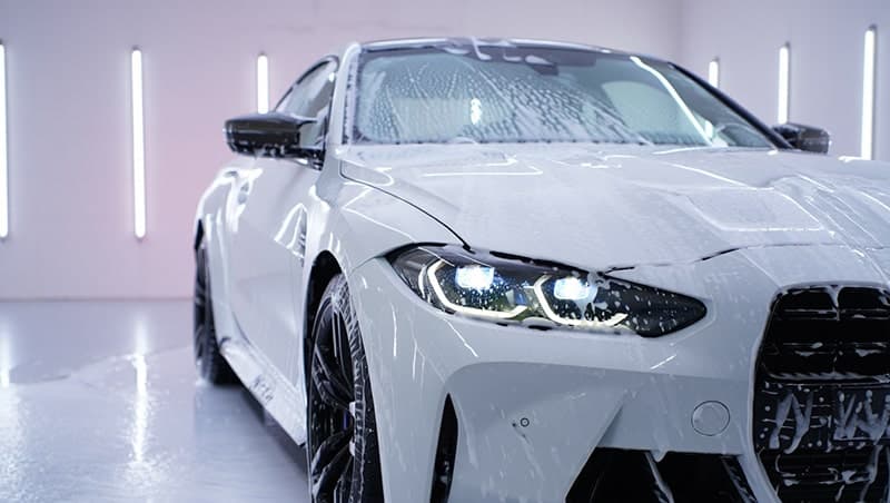 Photo de l'avant d'une bmw m3